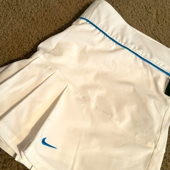 Skort - Picture 3 of 4